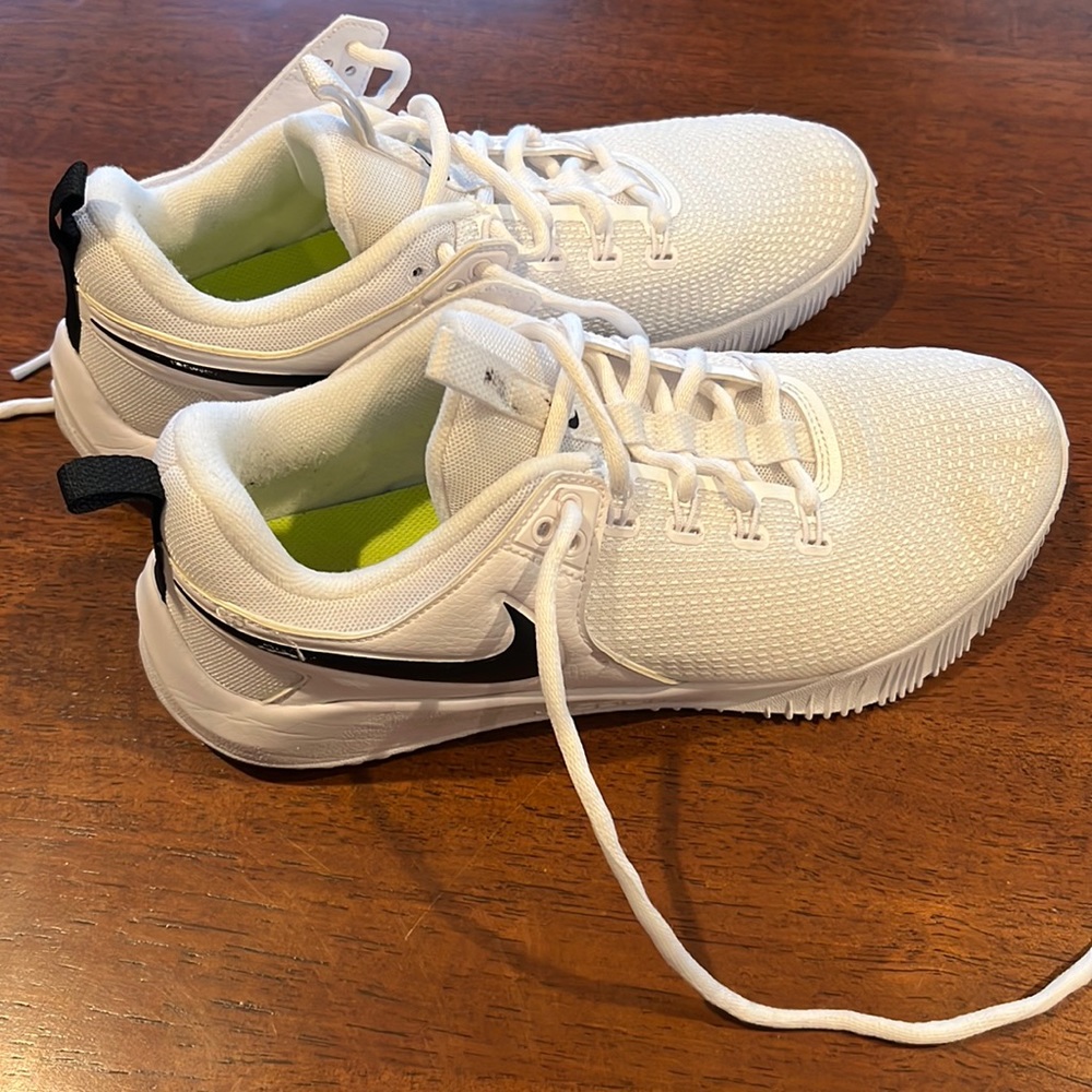 Nike hyperace volleyball shoes